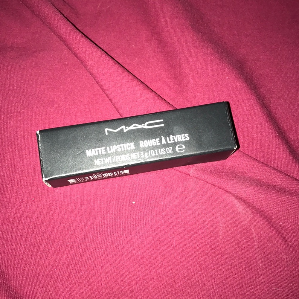 Mac Beatrix Lipstick